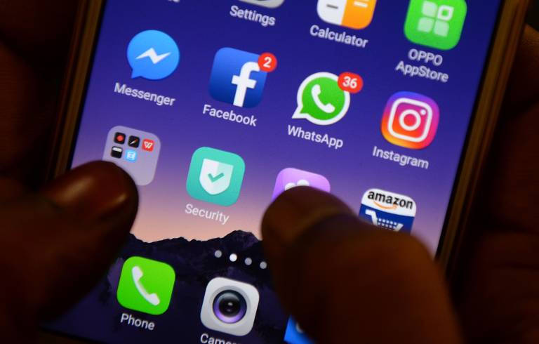 Rede social deletou perfis ligados aos Bolsonaros; aplicativo de mensagens suspendeu contas petistas Rede social deletou perfis ligados aos Bolsonaros; aplicativo de mensagens suspendeu contas petistas