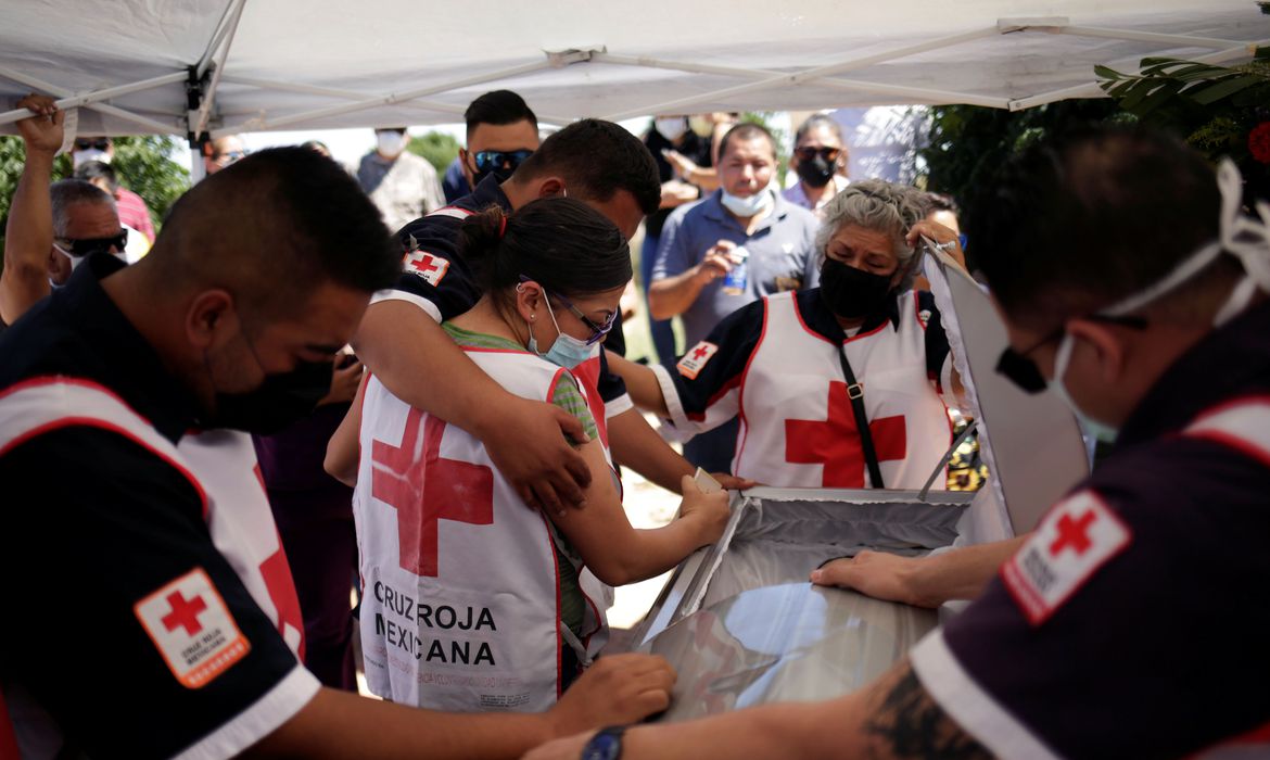 Imagem de Surto de Covid-19 nas Américas está longe de acabar, dizem cientistas Imagem de Surto de Covid-19 nas Américas está longe de acabar, dizem cientistas