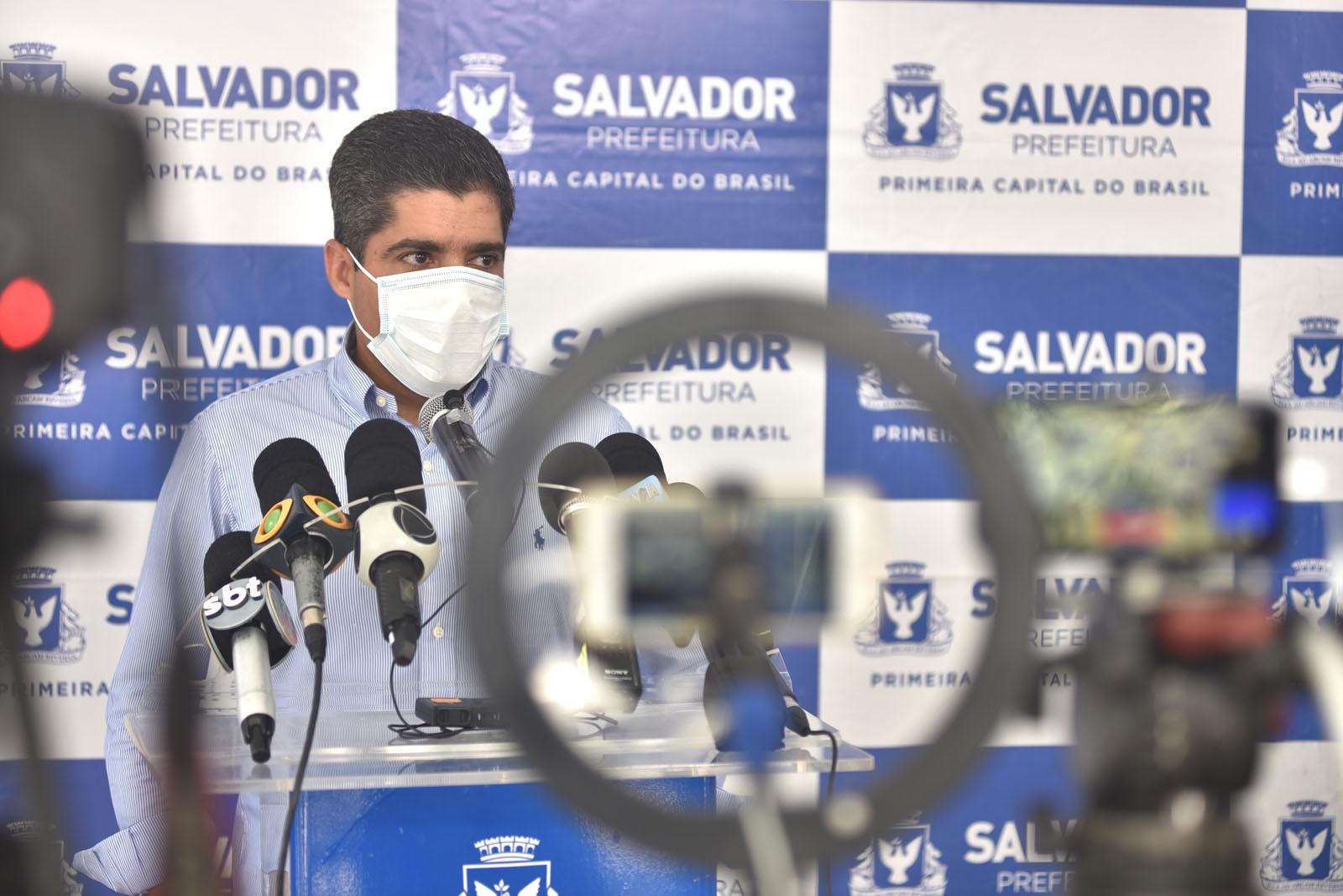 Na imagem, o prefeito de Salvador, ACM Neto, do DEM