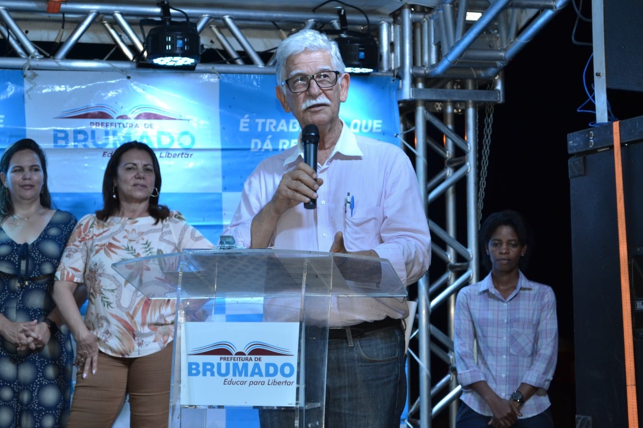 Na imagem, o prefeito de Brumado, Eduardo Vasconcelos, do PSB