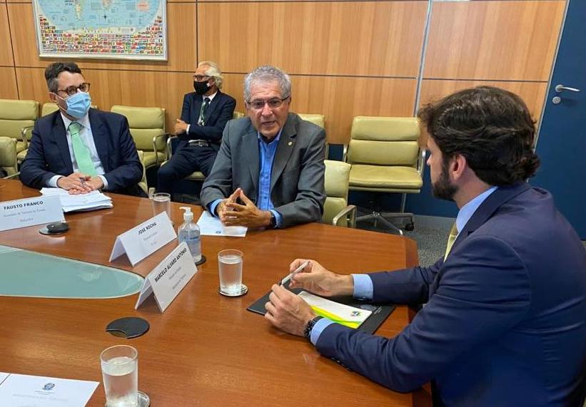 Imagem de Deputado José Rocha busca apoio do Ministério do Turismo para a Setur-BA