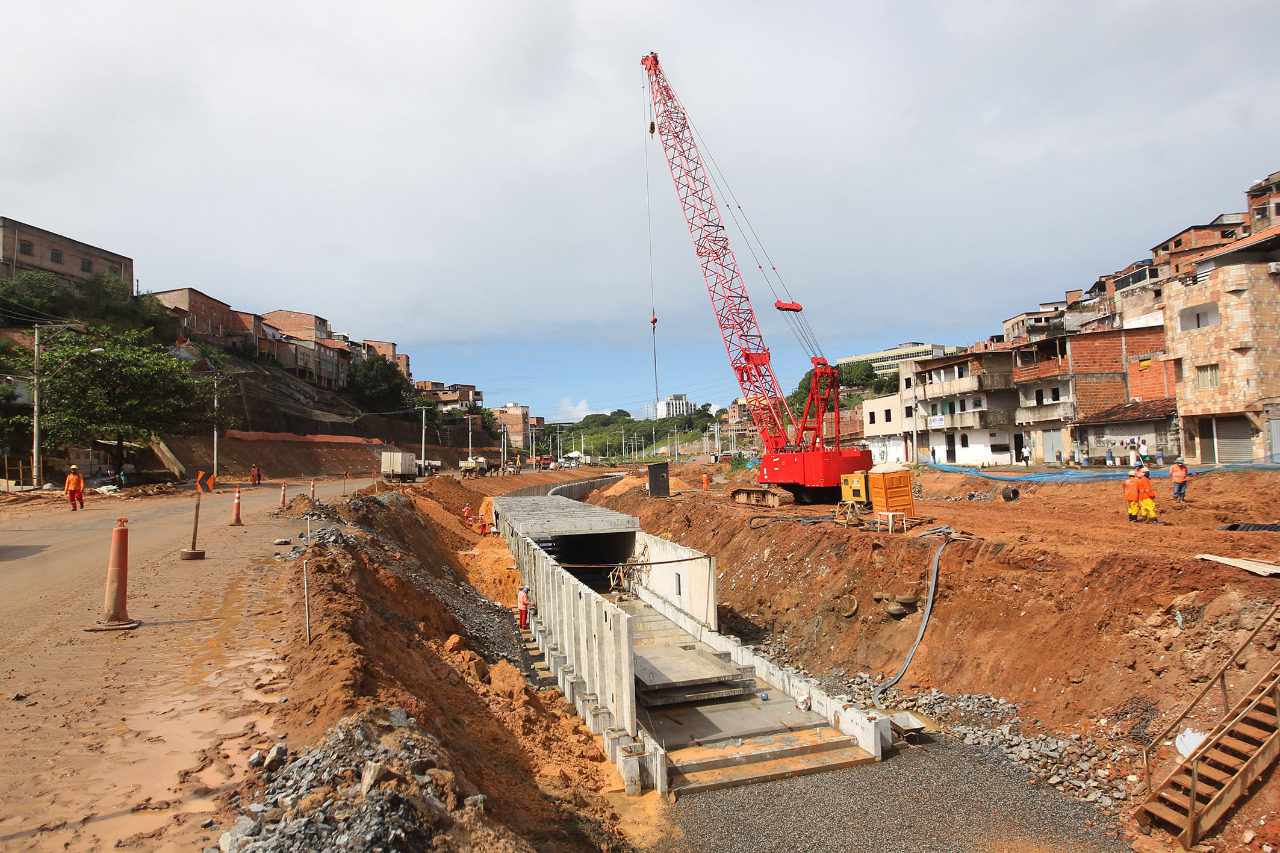Imagem de Obras da Linha Azul seguem em andamento e atraem negócios para região Imagem de Obras da Linha Azul seguem em andamento e atraem negócios para região