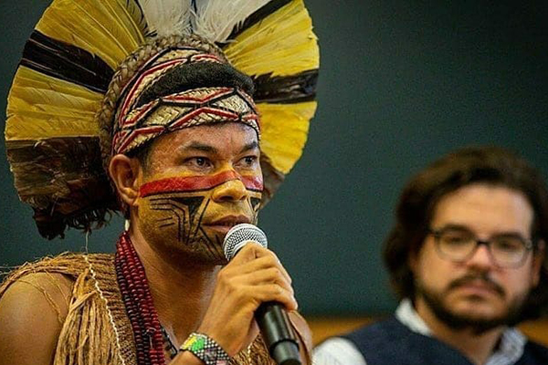 O cacique Fred Pataxó, da Aldeia Mirapé, em Porto Seguro