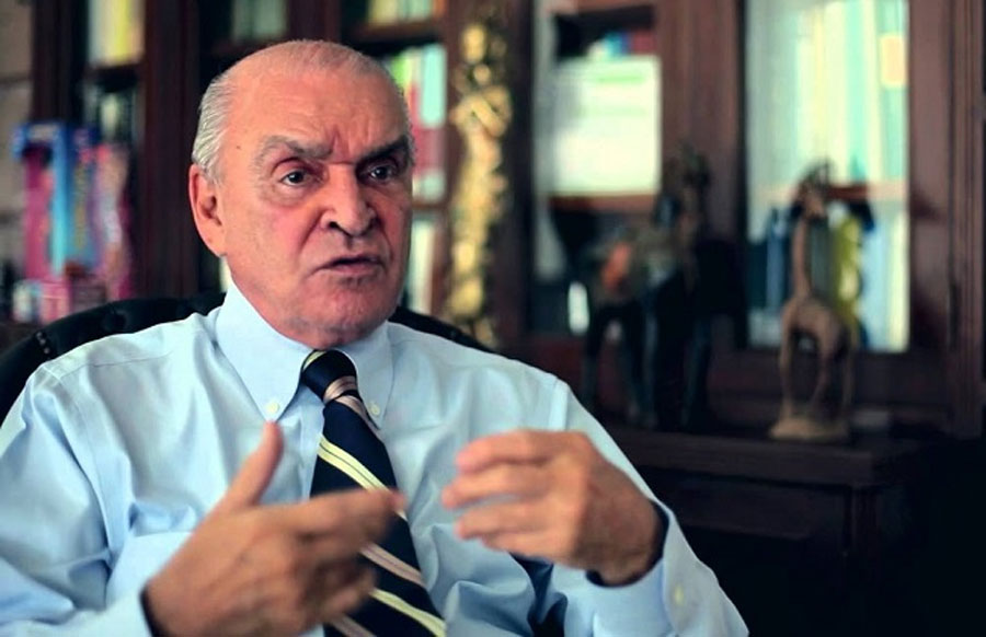 Imagem de Após melhora, Elsimar Coutinho será desentubado nesta quinta-feira, diz jornal Imagem de Após melhora, Elsimar Coutinho será desentubado nesta quinta-feira, diz jornal