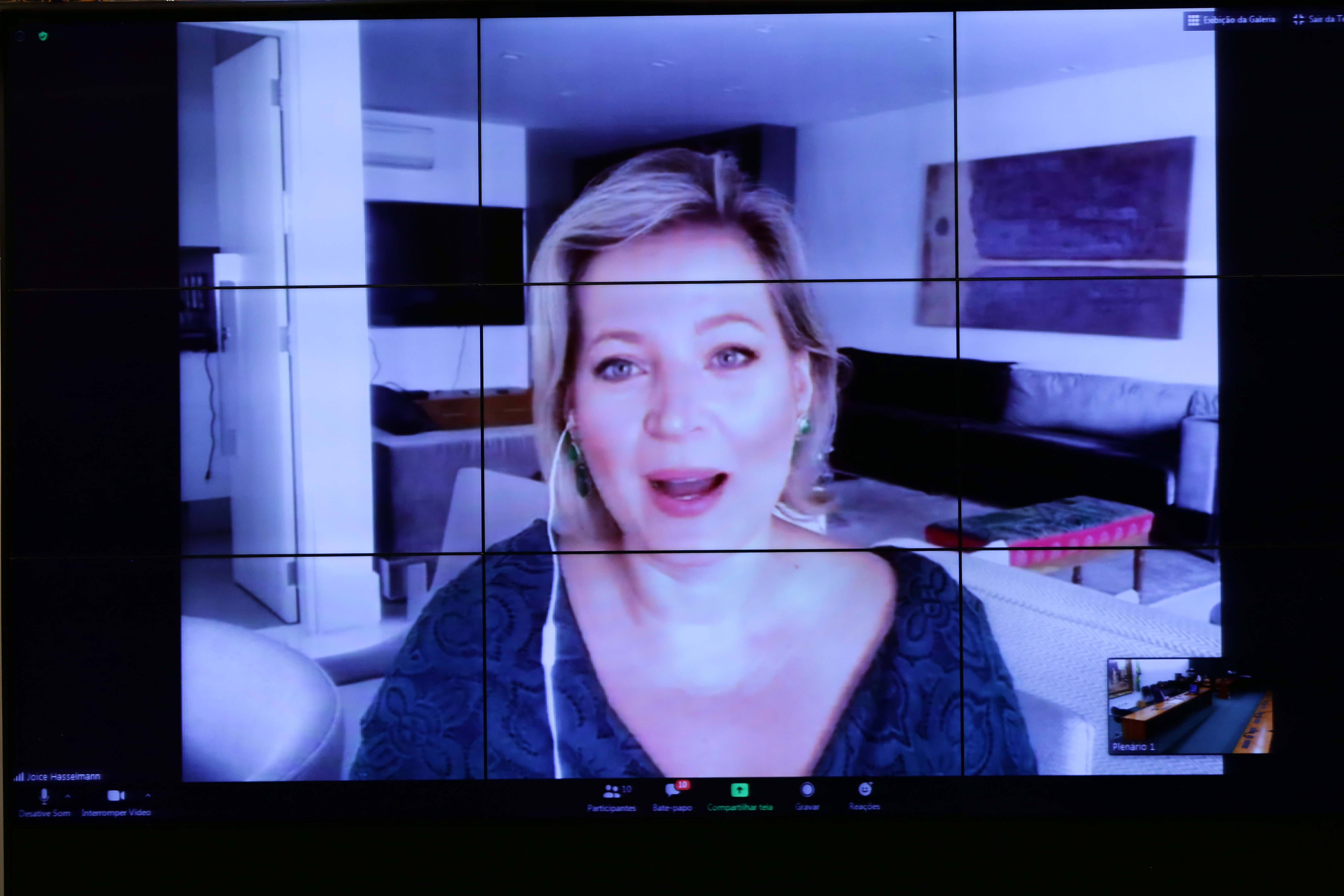 Derrotada na reeleição, deputada diz que legenda 'machucou' candidatos e que bolsonarismo virou seita