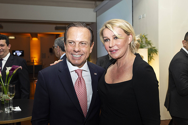 O governador de São Paulo, João Doria, e a primeira-dama Bia Doria O governador de São Paulo, João Doria, e a primeira-dama Bia Doria