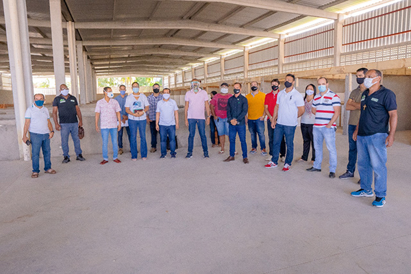 O prefeito Jailton Santana (PTB) anunciou o reinício das atividades comerciais em reunião com representantes da sociedade de Madre de Deus
