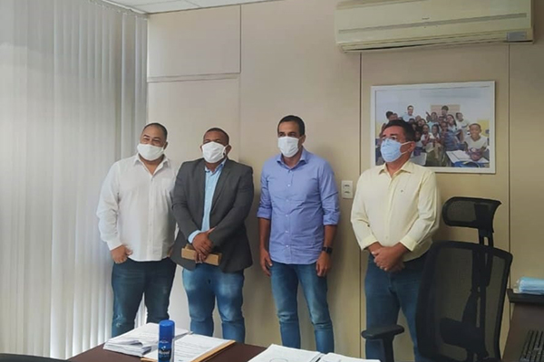 O vereador Sabá (DC) em encontro com o vice-prefeito Bruno Reis e diretores do Sindicato das AutoEscolas e Centros de Formação de Condutores do Estado (Sindauto Bahia) O vereador Sabá (DC) em encontro com o vice-prefeito Bruno Reis e diretores do Sindicato das AutoEscolas e Centros de Formação de Condutores do Estado (Sindauto Bahia)