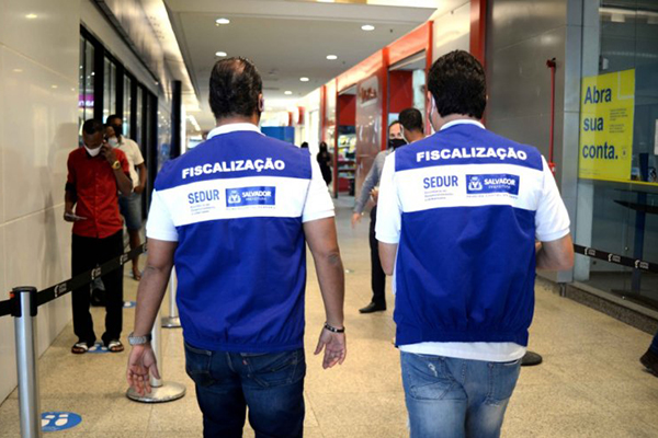 Fiscais da Secretaria Municipal de Desenvolvimento e Urbanismo (Sedur) Fiscais da Secretaria Municipal de Desenvolvimento e Urbanismo (Sedur)