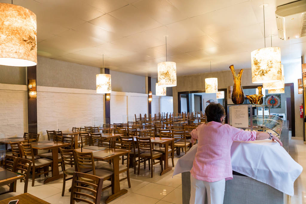 Bares e restaurantes se adaptaram para a reabertura, mas movimento ainda é fraco