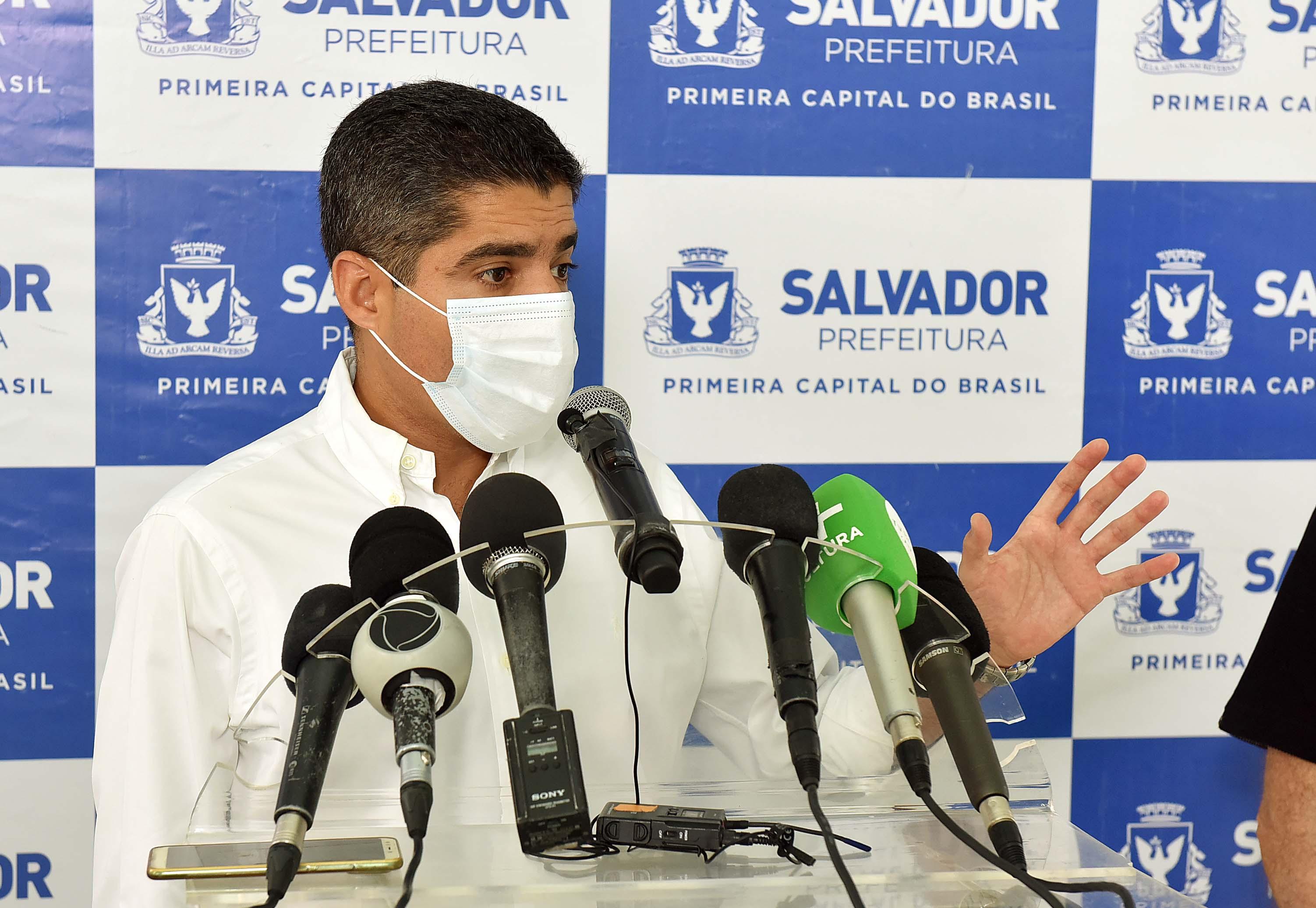 Na imagem, o prefeito de Salvador, ACM Neto, do DEM