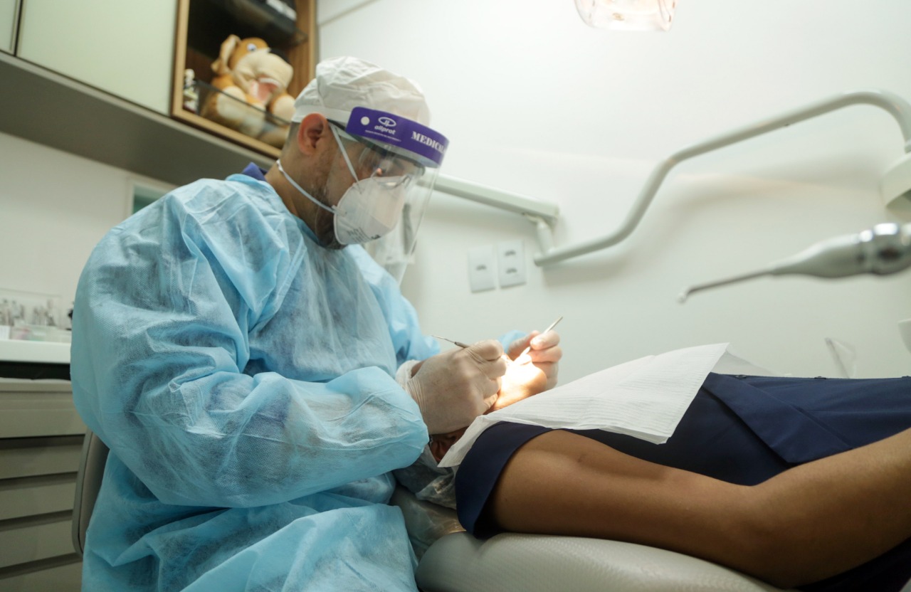 Medida, oficializada em edição extra do Diário Oficial, vale também para setor estético