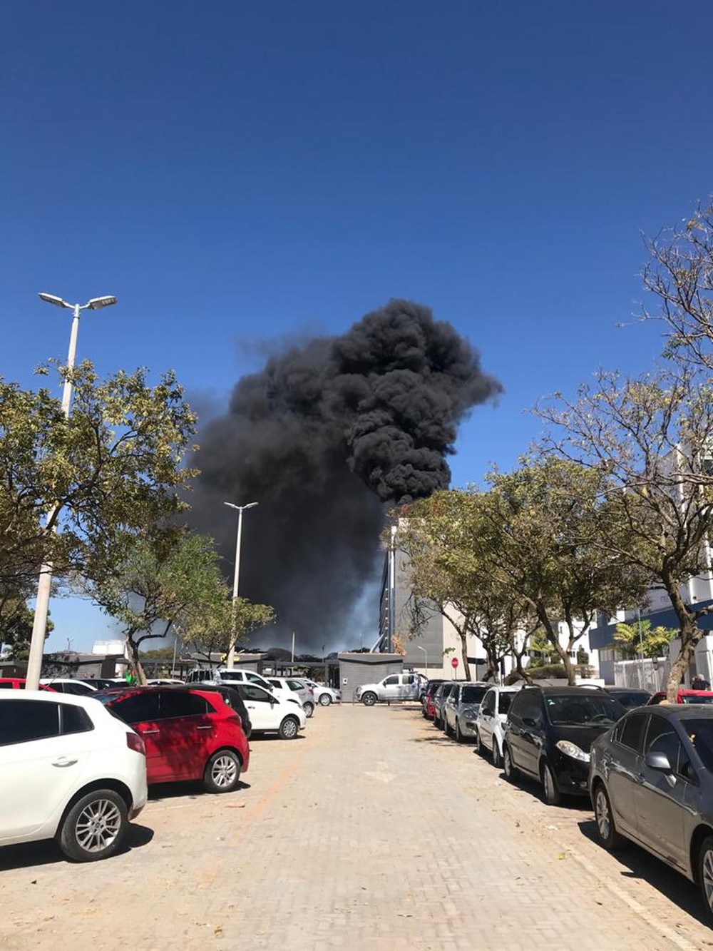 Imagem de Incêndio em hospital particular de Brasília faz pacientes serem retirados às pressas