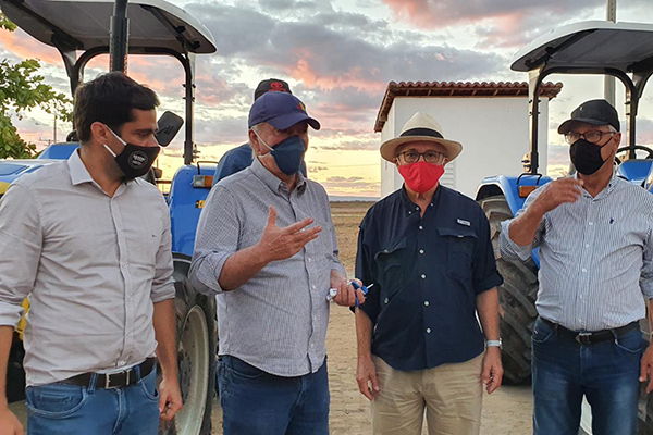 O vice-governador João Leão, titular da SDE, fez parte da comitiva que visitou a Fazenda Escola Modelo no município de Barra O vice-governador João Leão, titular da SDE, fez parte da comitiva que visitou a Fazenda Escola Modelo no município de Barra