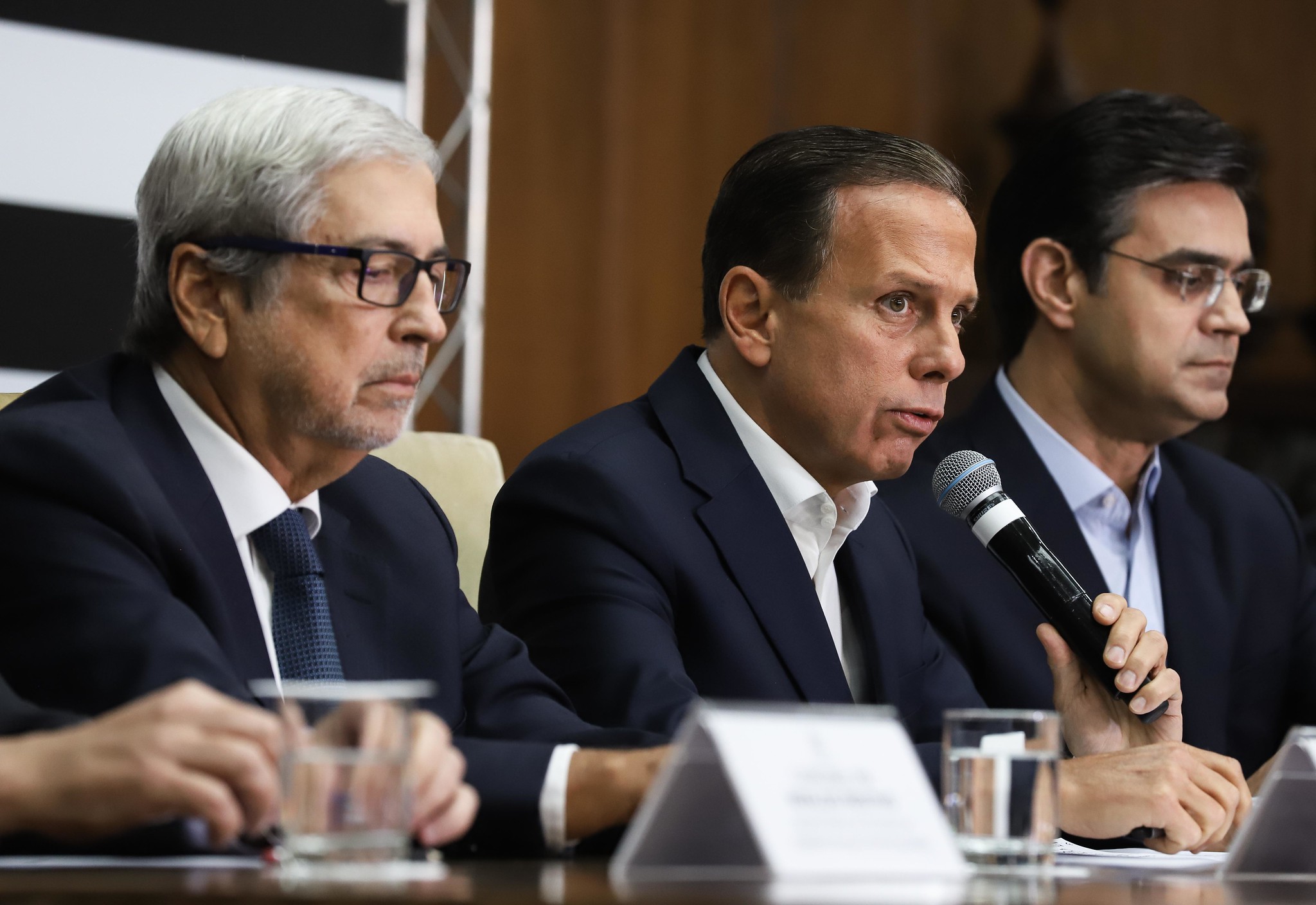 Na carta, eles dizem que sofrem com recorrentes ataques que limitam suas atividades
