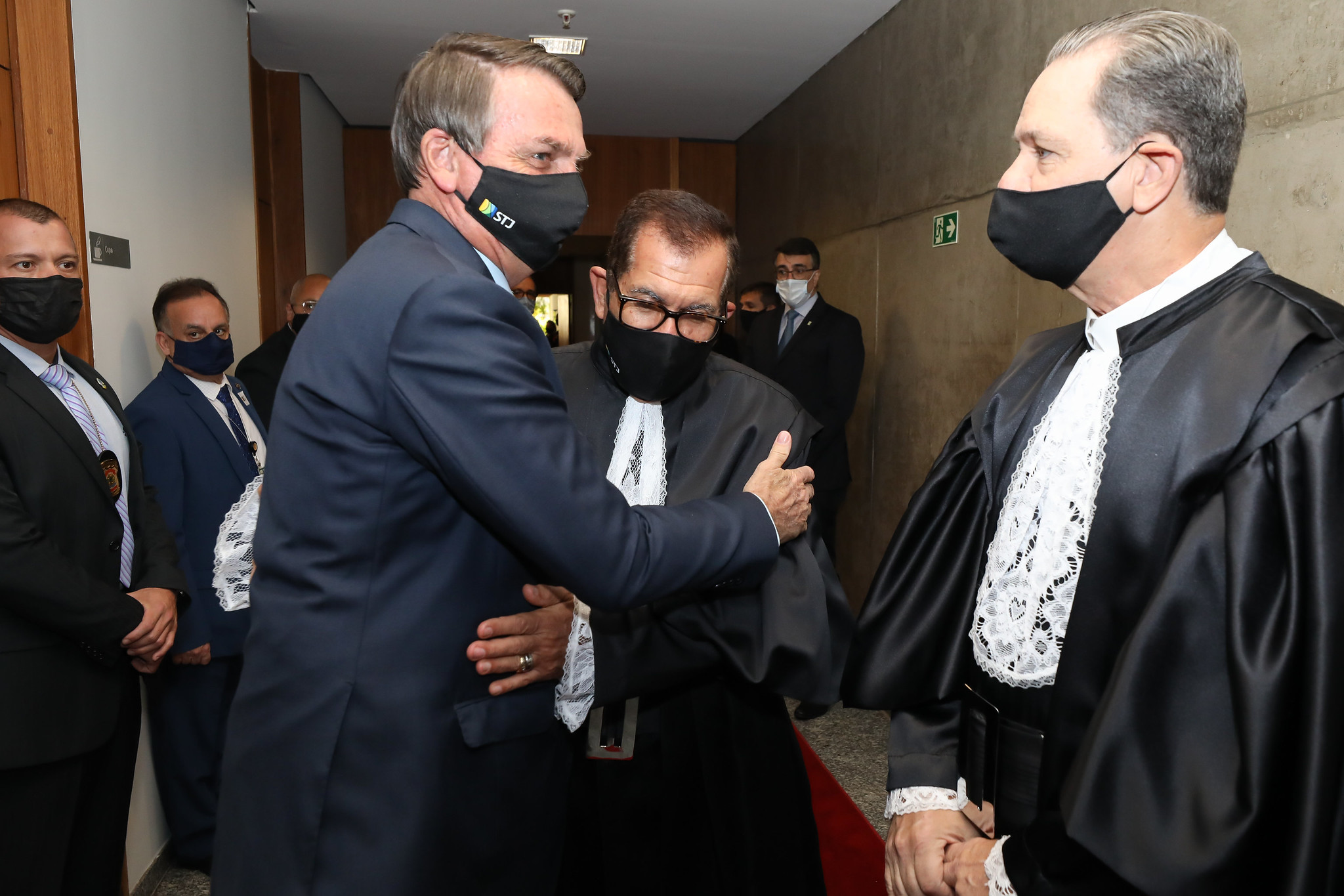 Em manifestação ao Supremo Tribunal Federal, ministro Humberto Martins justifica eventual uso de diálogos obtidos de forma ilícita em investigação contra procuradores de Curitiba Em manifestação ao Supremo Tribunal Federal, ministro Humberto Martins justifica eventual uso de diálogos obtidos de forma ilícita em investigação contra procuradores de Curitiba