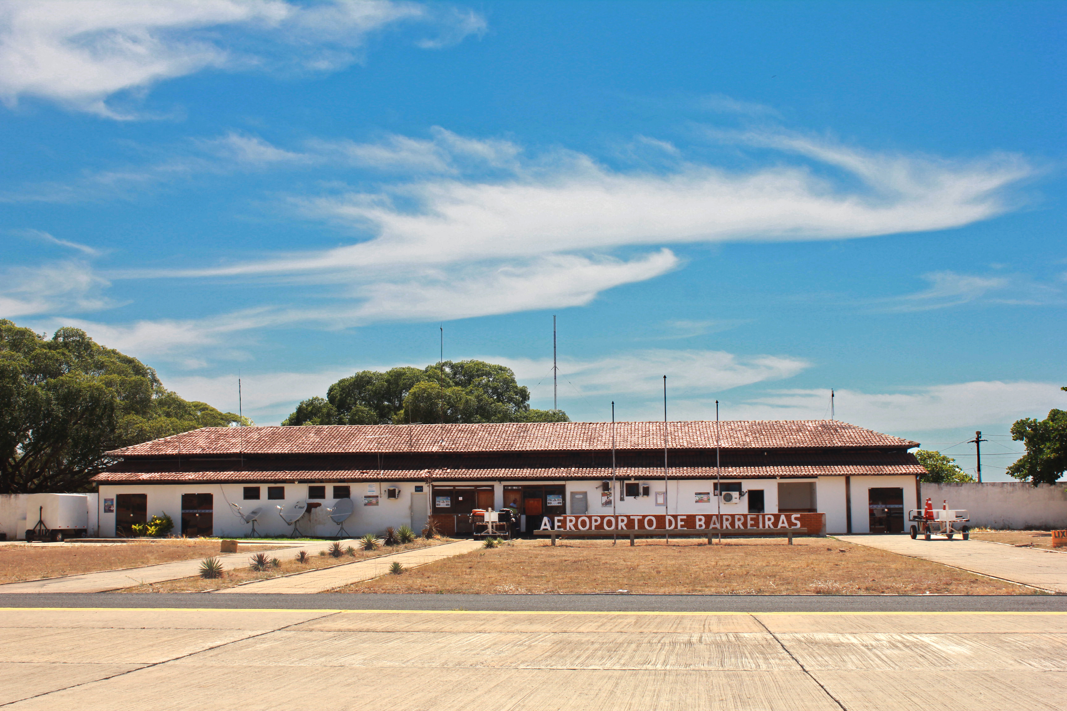 O equipamento opera com aviação regular e geral