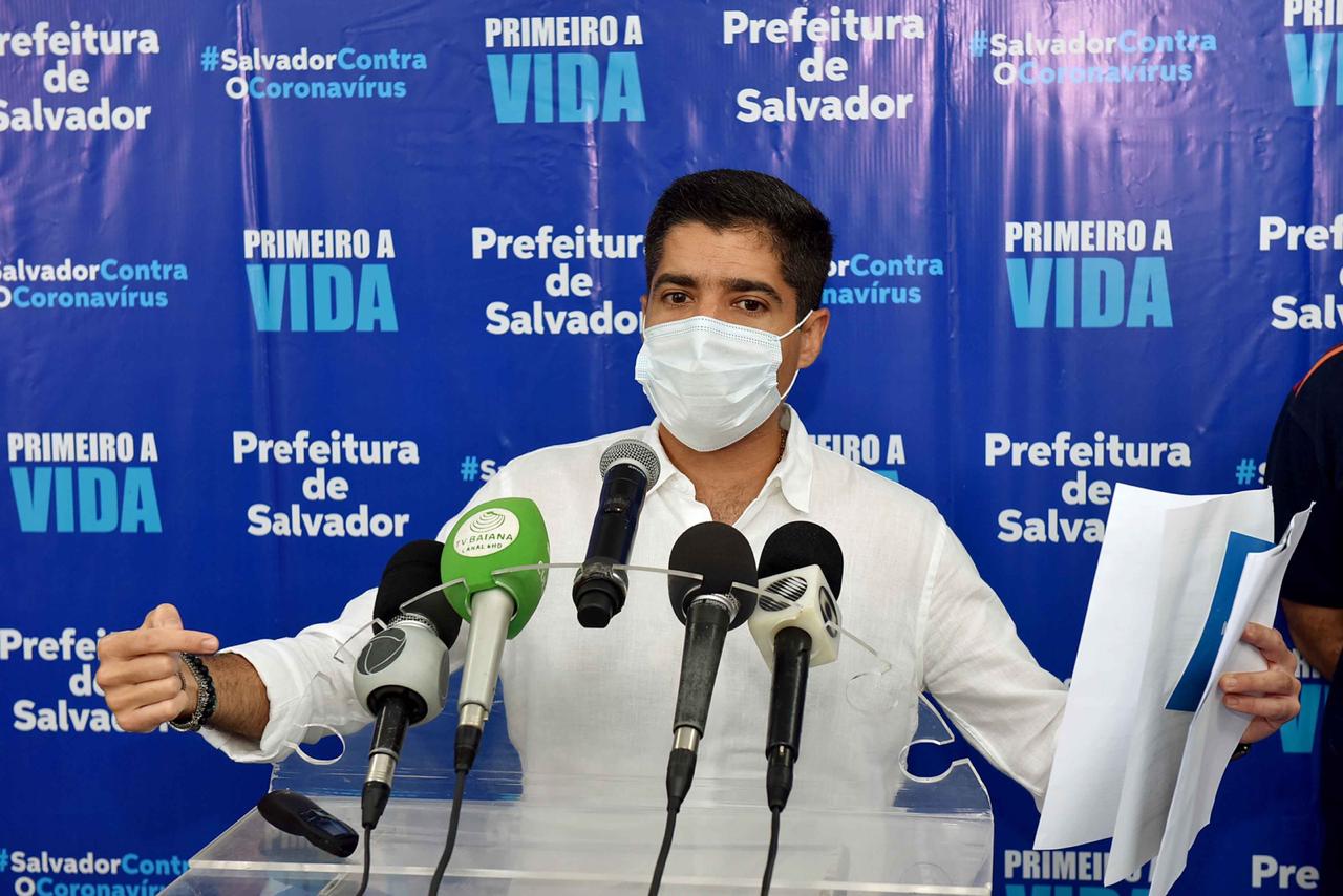 Na imagem, o prefeito de Salvador, ACM Neto, do DEM