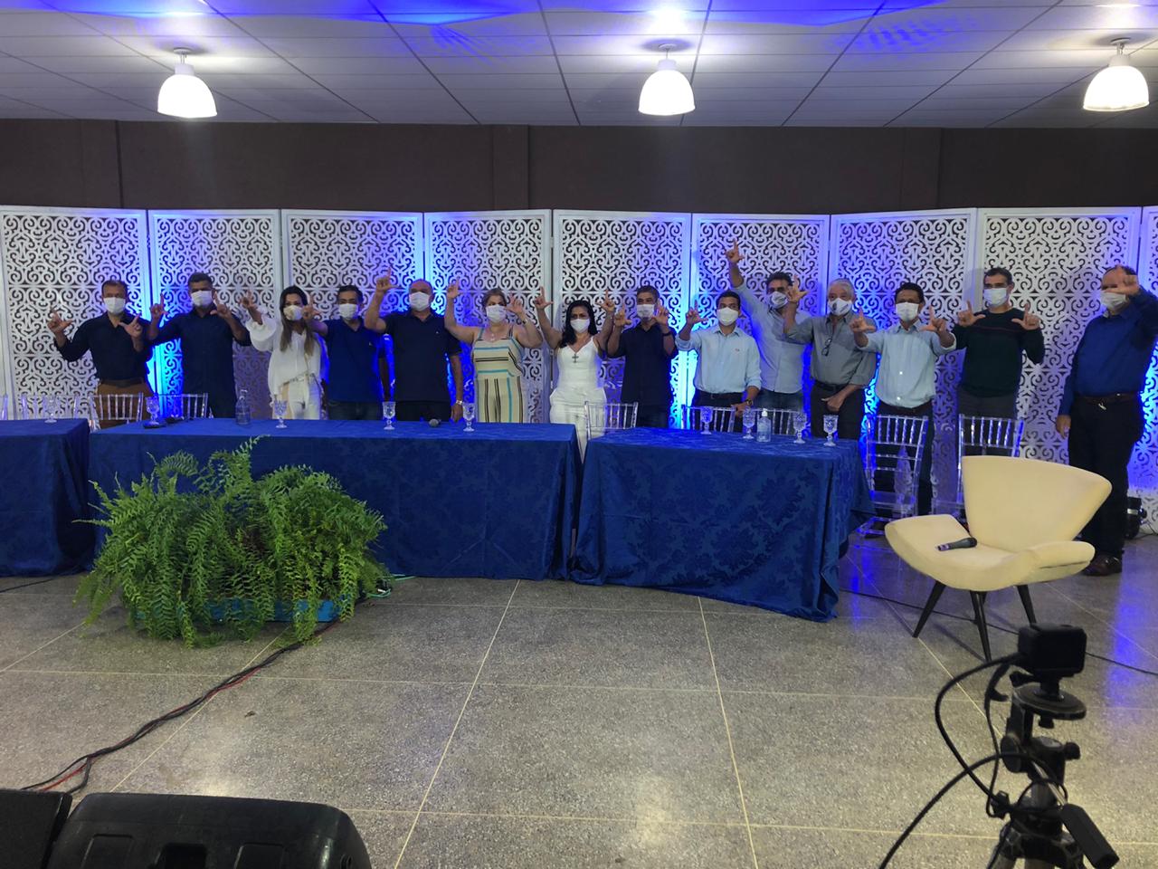 Imagem de Irecê: Luizinho Sobral larga na frente e anuncia Ló Saraiva como vice