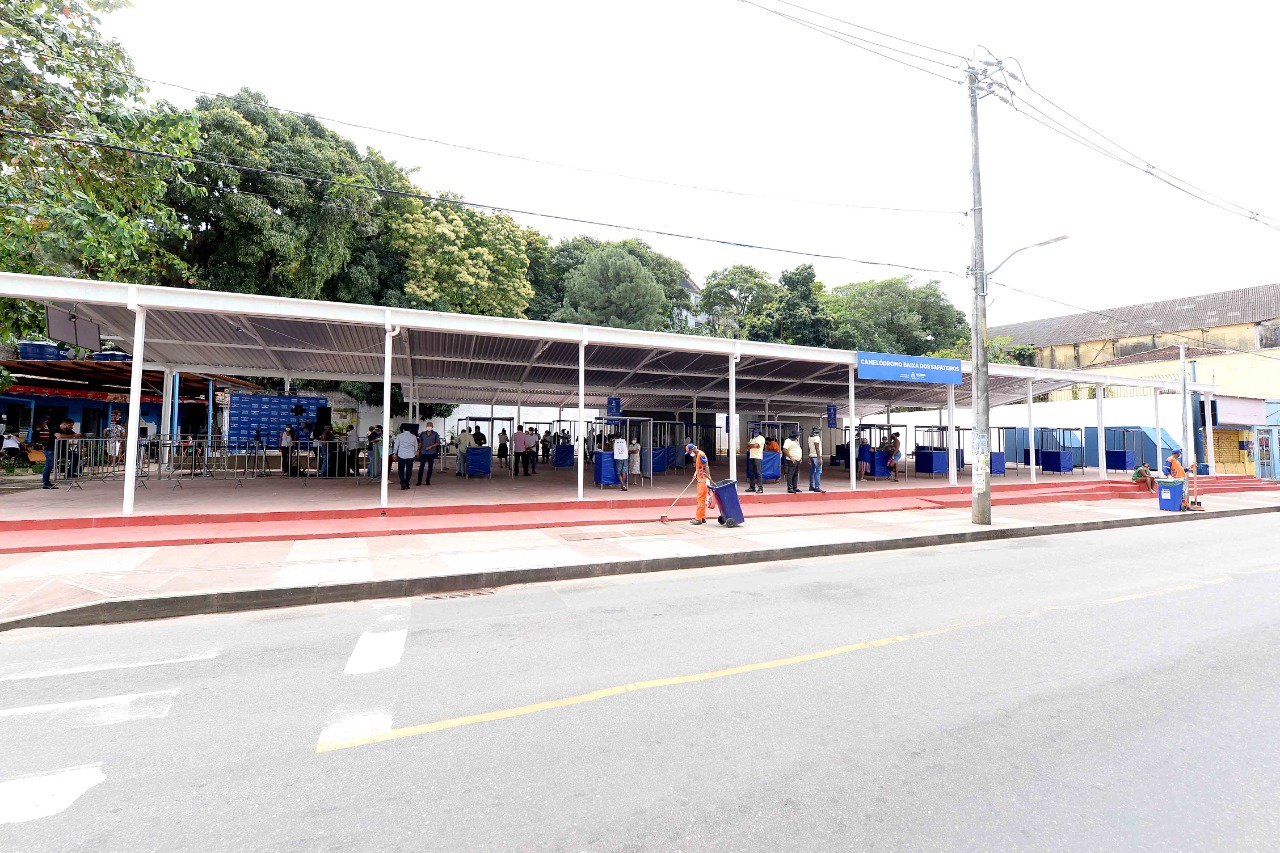 Imagem de Prefeitura entrega camelódromo reformado na Baixa dos Sapateiros Imagem de Prefeitura entrega camelódromo reformado na Baixa dos Sapateiros