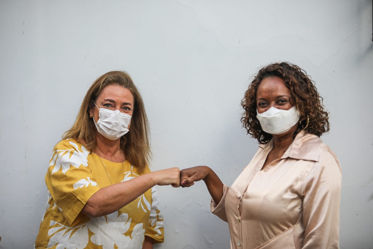 Imagem de Lídice retira pré-candidatura e PSB oficializa nome de Fabíola Mansur como vice de Denice Santiago Imagem de Lídice retira pré-candidatura e PSB oficializa nome de Fabíola Mansur como vice de Denice Santiago