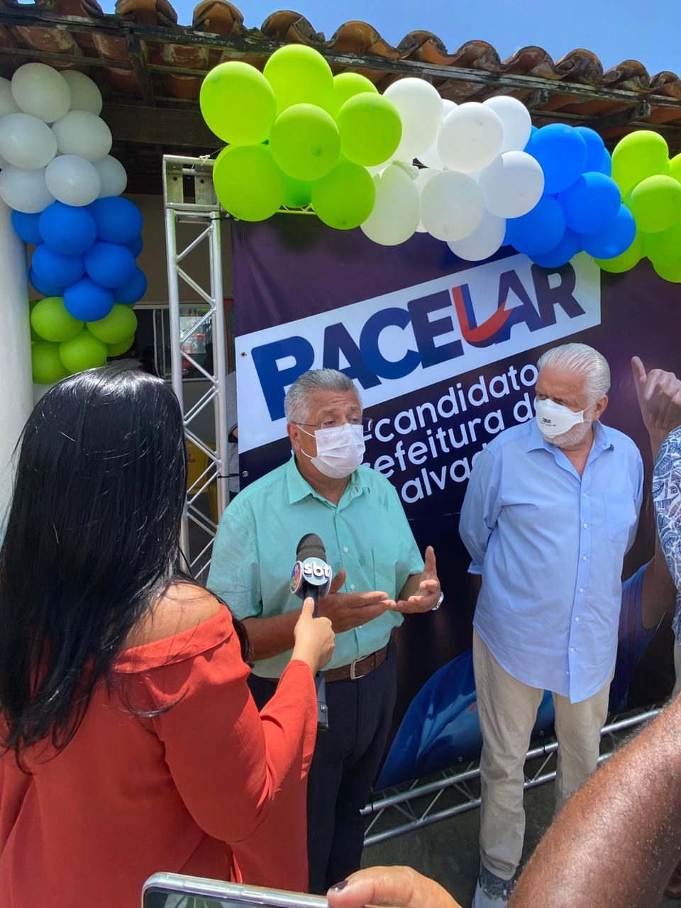 Imagem de Do mesmo lado, Bacelar troca afagos com Wagner em convenção e senador retribui: 'Próximo prefeito de Salvador' Imagem de Do mesmo lado, Bacelar troca afagos com Wagner em convenção e senador retribui: 'Próximo prefeito de Salvador'