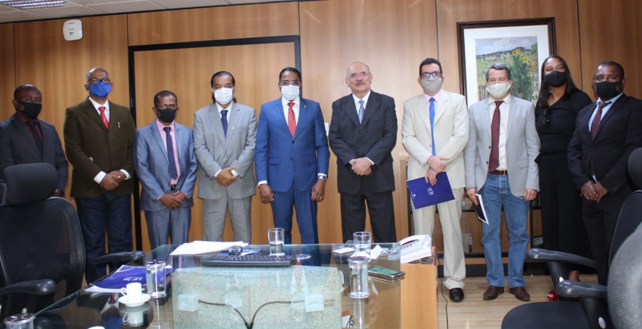 Imagem de Ministro da Educação recebe comitiva de Santo Amaro e avalia extensão da UFRB Imagem de Ministro da Educação recebe comitiva de Santo Amaro e avalia extensão da UFRB