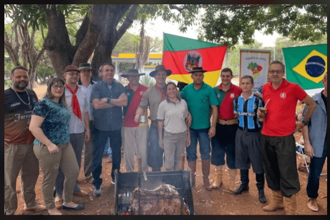 Presidente participou de churrasco promovido por gaúchos 