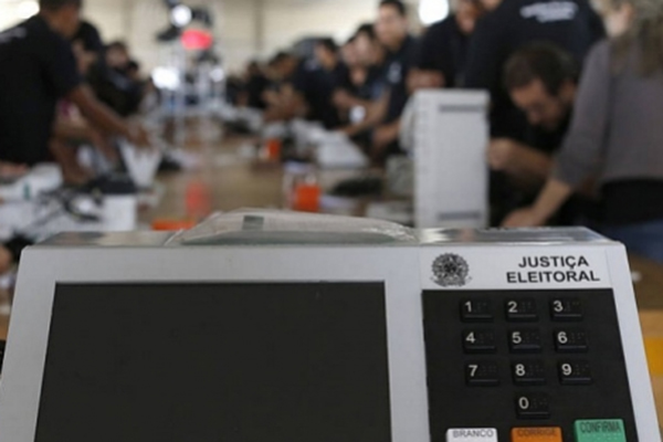 Segundo o Tribunal Regional Eleitoral (TRE-BA), na Bahia, estão cadastrados 10.893.320 eleitores para as votações deste ano em 417 municípios Segundo o Tribunal Regional Eleitoral (TRE-BA), na Bahia, estão cadastrados 10.893.320 eleitores para as votações deste ano em 417 municípios