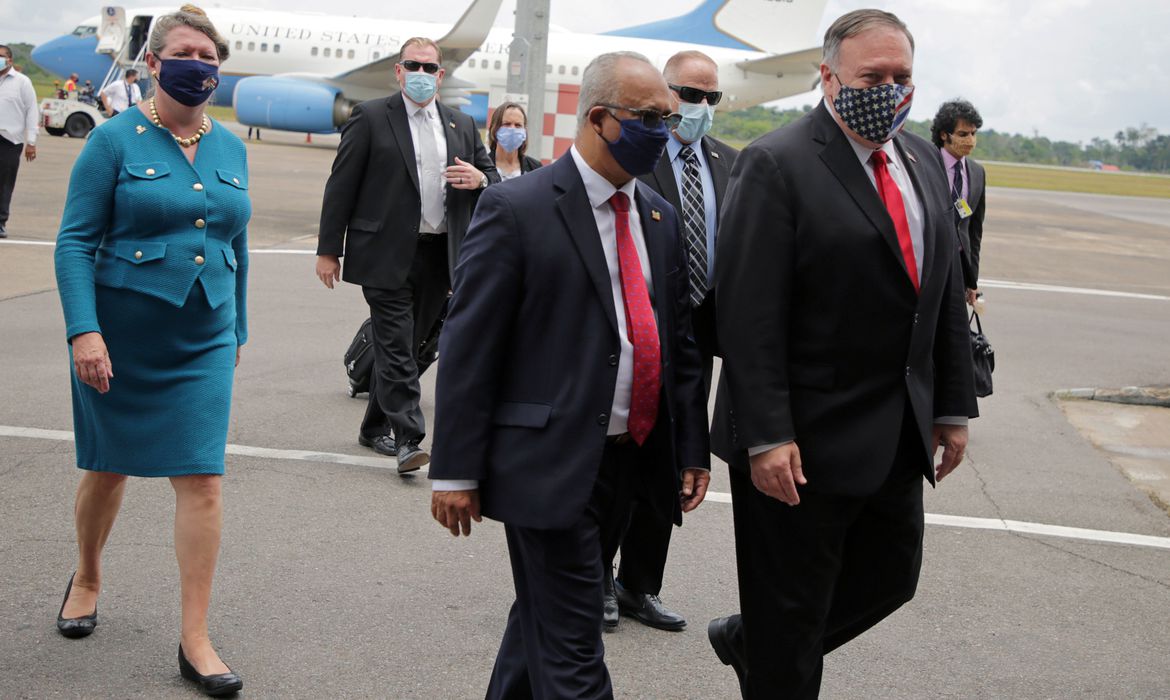 Imagem de Senado aprova convite para Araújo falar sobre visita de Pompeo