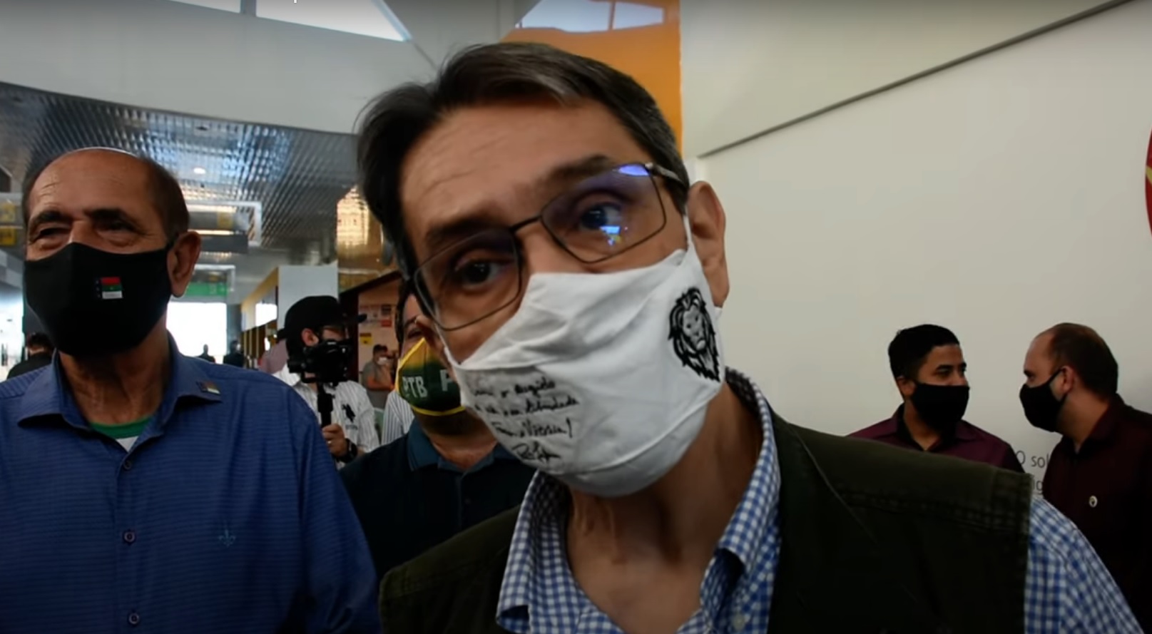 Imagem de Na Bahia, Roberto Jefferson cutuca ACM Neto e chama Consórcio Nordeste de Rui Costa de 'Orcrim' Imagem de Na Bahia, Roberto Jefferson cutuca ACM Neto e chama Consórcio Nordeste de Rui Costa de 'Orcrim'