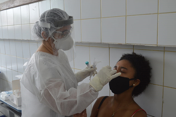 Aplicação dos testes para o novo coronavírus nas escolas estaduais do Subúrbio Ferroviário de Salvador chega nos últimos dias