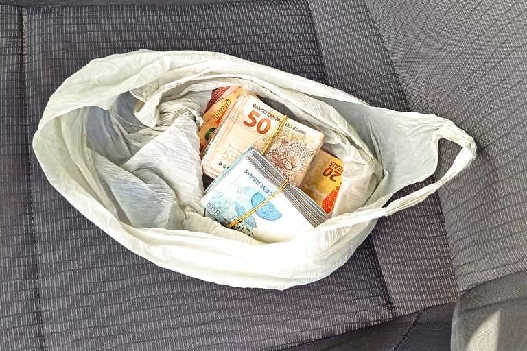 Candidato a vereador no interior de Sergipe é flagrado por policiais militares com R$ 15 mil escondidos na cueca