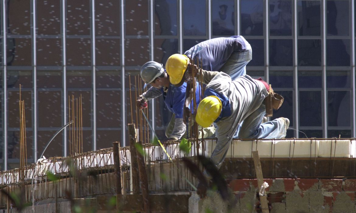 Plataforma Mãos à Obra retomará projetos no país Plataforma Mãos à Obra retomará projetos no país