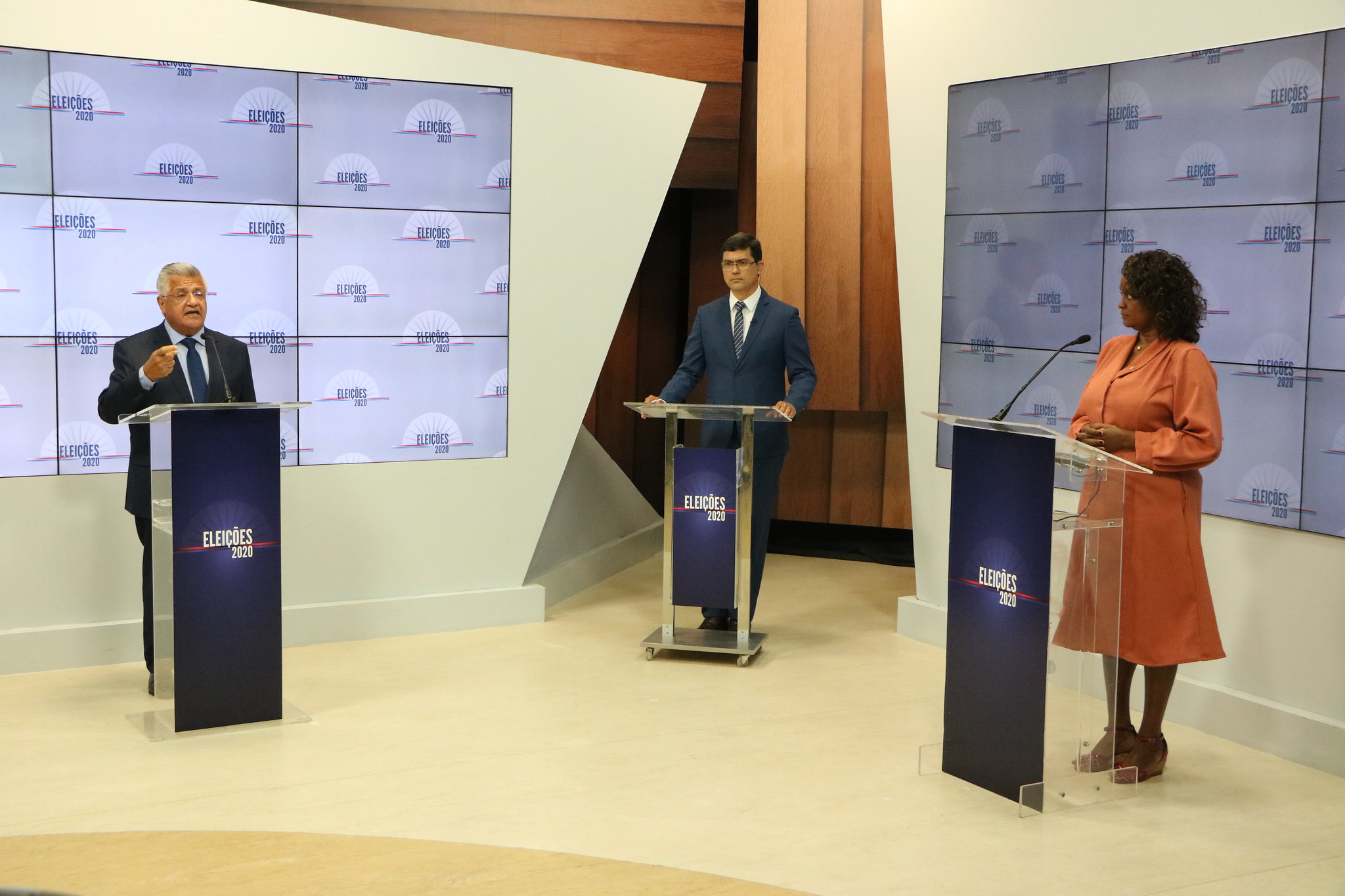 Na imagem, Bacelar e Major Denice, candidatos à Prefeitura de Salvador pelo Podemos e PT, respectivamente