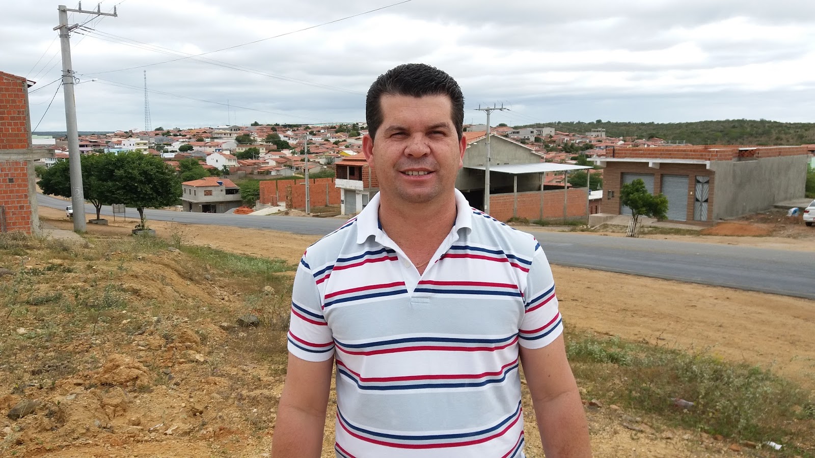 Em publicação na edição de ontem (1º) do Diário Oficial do TCM-BA, o Sr. Erismar Almeida Souza foi aplicado com multa de R$ 1.500,00 e intimado a devolver R$ 27.110,08 aos cofres públicos