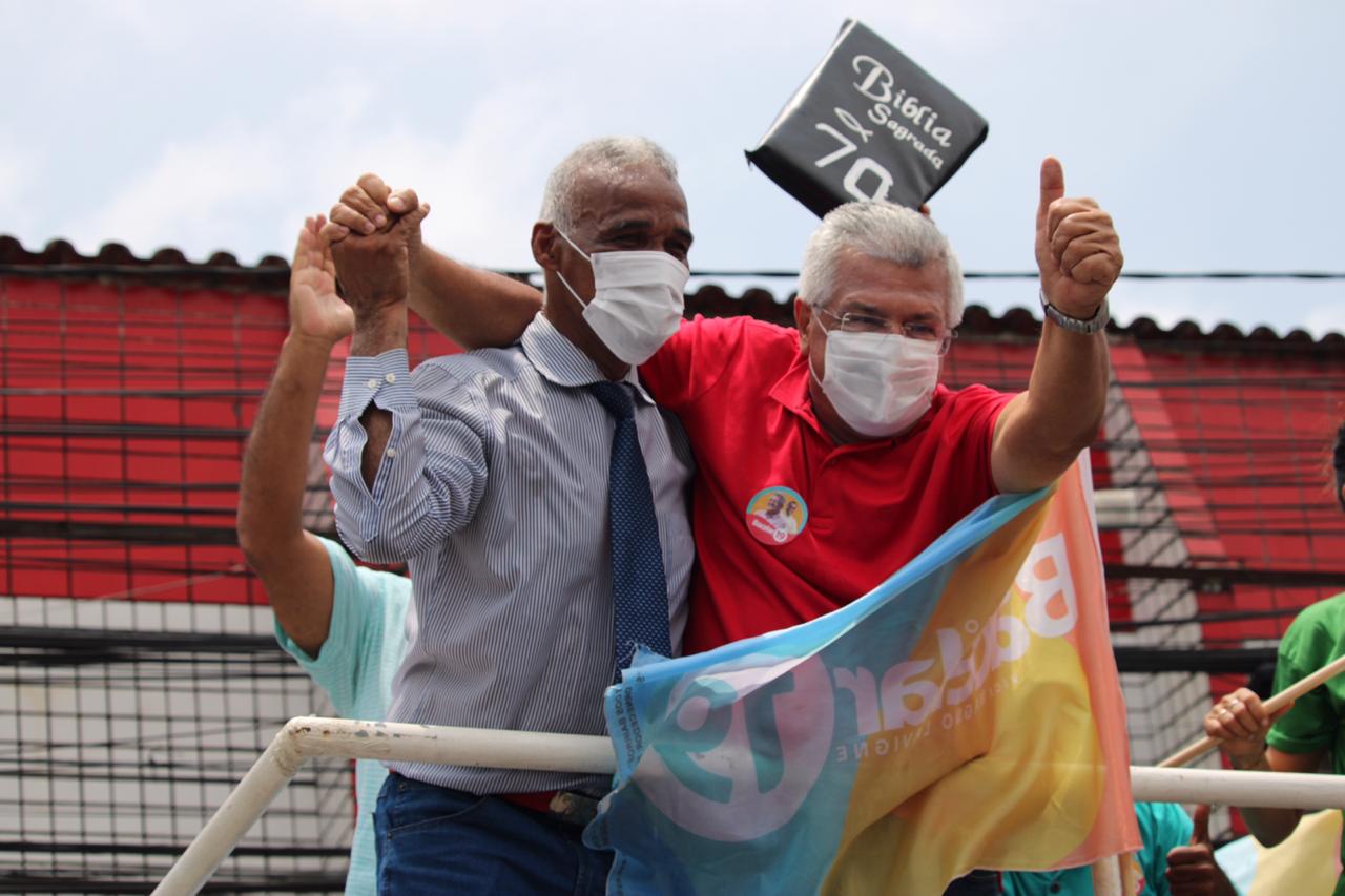 Isidório e Bacelar se encontram em trio