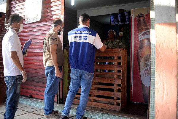 Equipe da Sedur fiscaliza bares e depósitos de bebidas Equipe da Sedur fiscaliza bares e depósitos de bebidas