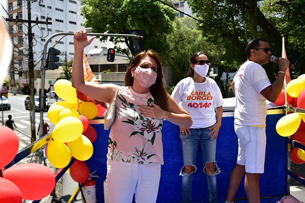 A candidata a vereadora de Salvador Karla Borges