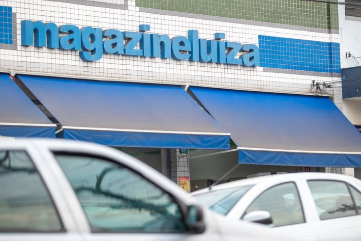 Fachada de loja da Magazine Luiza, em São Paulo. Empresa é alvo de ação por processo seletivo reservado a candidatos negros