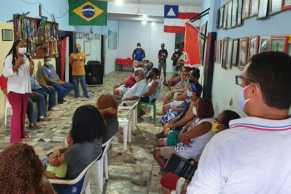 A candidata a prefeita de Salvador pela coligação “Experiência, Amor e Raça” (PCdoB e PP), Olívia, visitou na manhã deste sábado (24, a comunidade do Alto do Peru A candidata a prefeita de Salvador pela coligação “Experiência, Amor e Raça” (PCdoB e PP), Olívia, visitou na manhã deste sábado (24, a comunidade do Alto do Peru