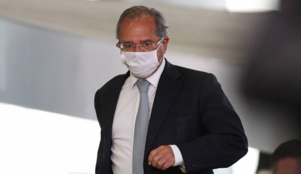 Representantes de mais de dez setores industriais encontram ministro nesta tarde