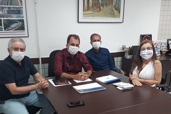 O candidato a vereador de Salvador, Pedro Godinho (DEM), esteve reunido com o secretário municipal de Mobilidade Urbana, Fábio Mota, e com a vice-presidente do Comped, Rosana Lago O candidato a vereador de Salvador, Pedro Godinho (DEM), esteve reunido com o secretário municipal de Mobilidade Urbana, Fábio Mota, e com a vice-presidente do Comped, Rosana Lago