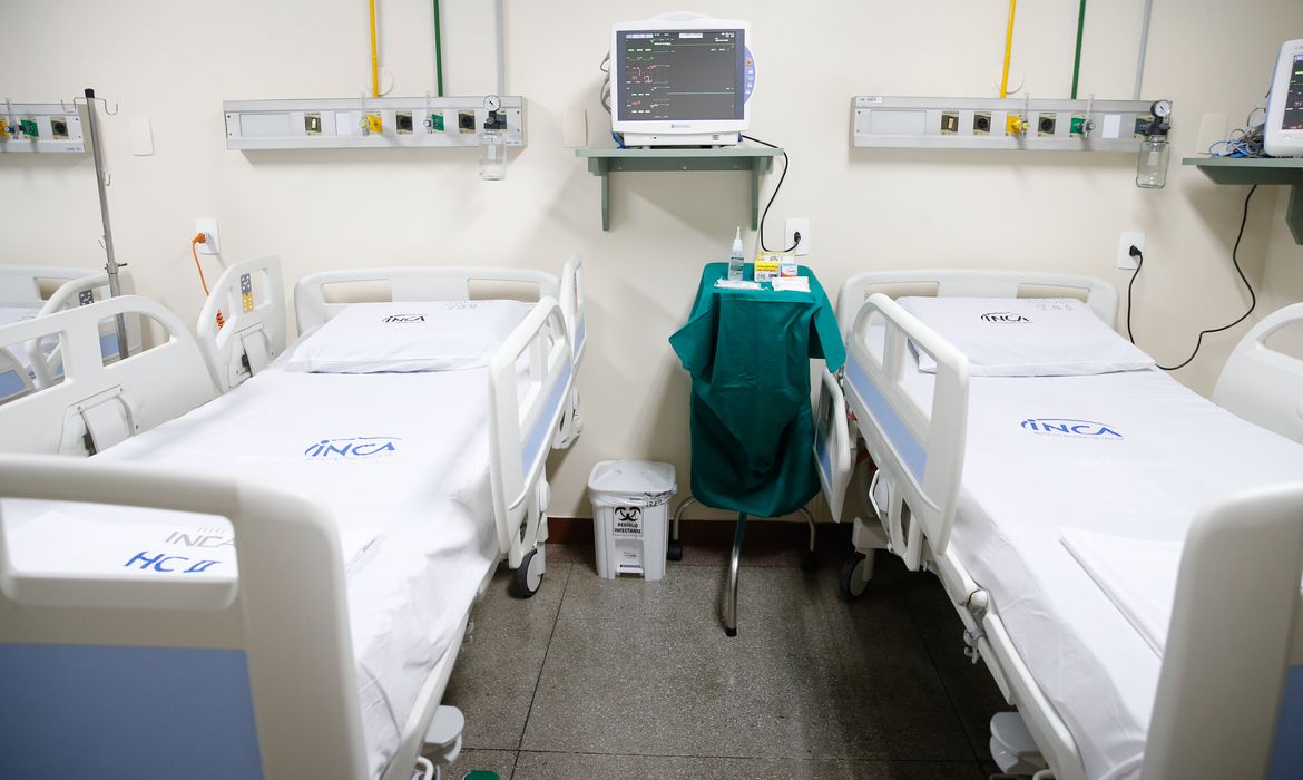 Em meio à pandemia, brasileiros consideram saúde o principal problema do país, aponta Datafolha