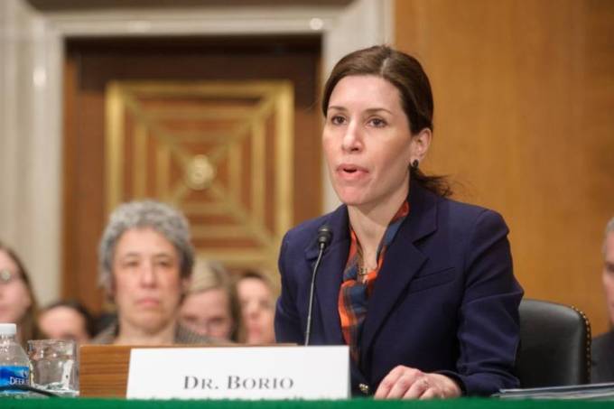 Médica brasileira Luciana Borio