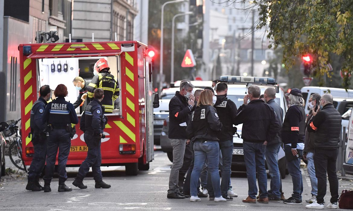 Ataque ocorre após três pessoas serem mortas em igreja de Nice Ataque ocorre após três pessoas serem mortas em igreja de Nice