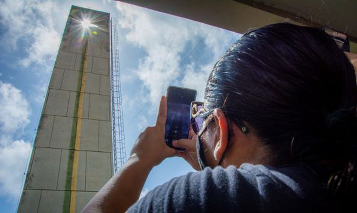 Estado enfrenta problemas com fornecimento de energia desde o dia 3 Estado enfrenta problemas com fornecimento de energia desde o dia 3