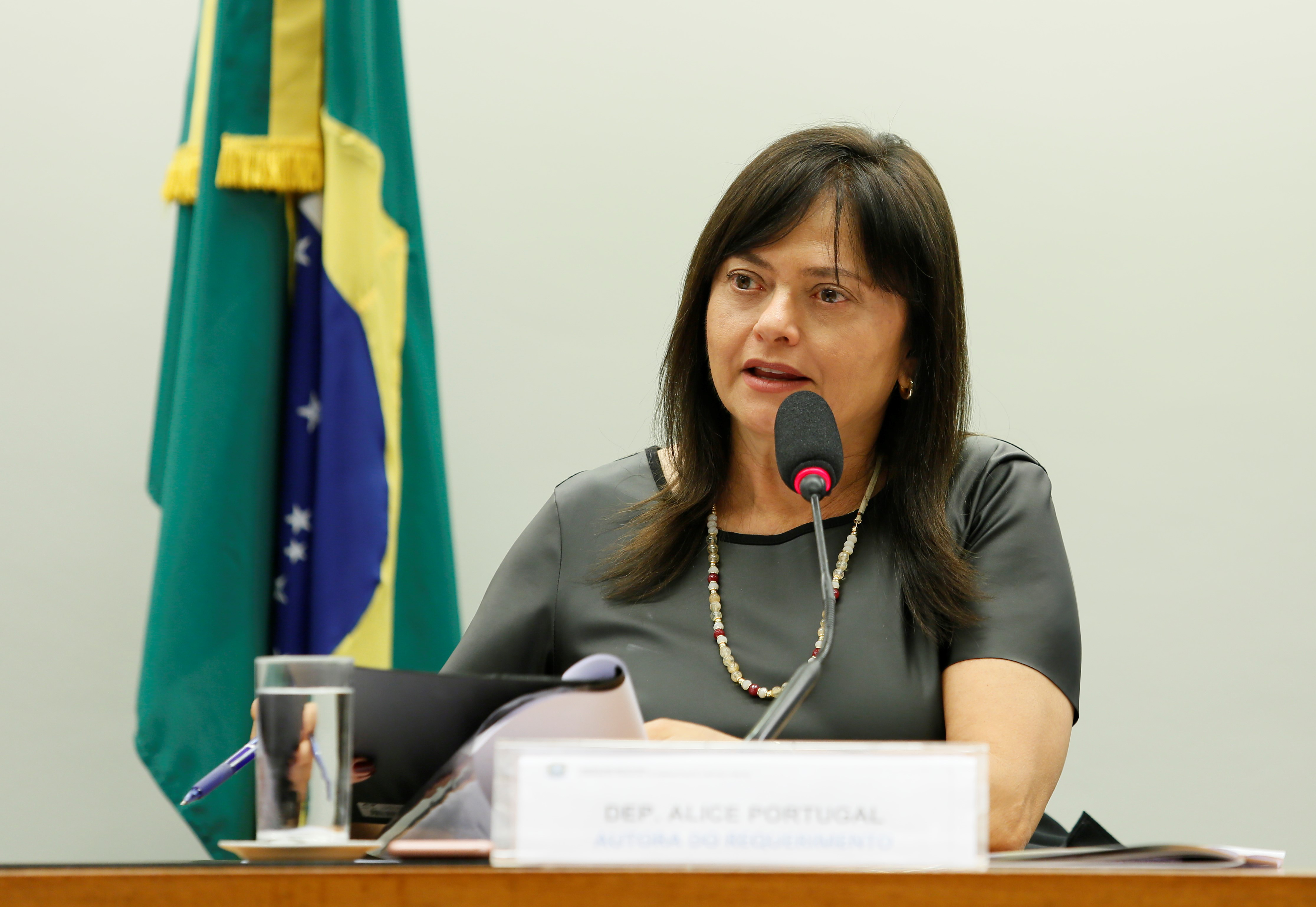 Deputada federal Alice Portugal (PCdoB)