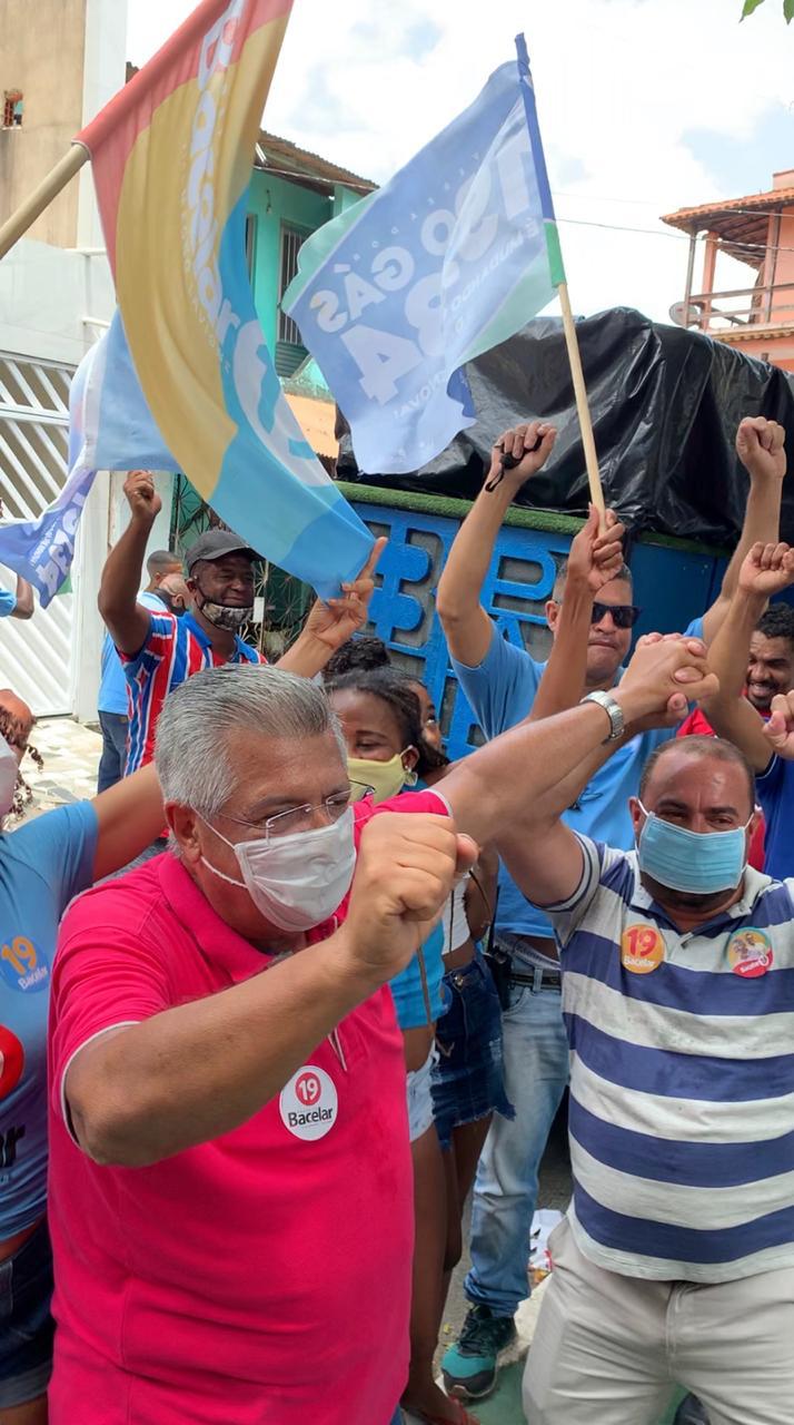 Bacelar, candidato a prefeito e Val do Gás; ambos concorrem pelo Podemos