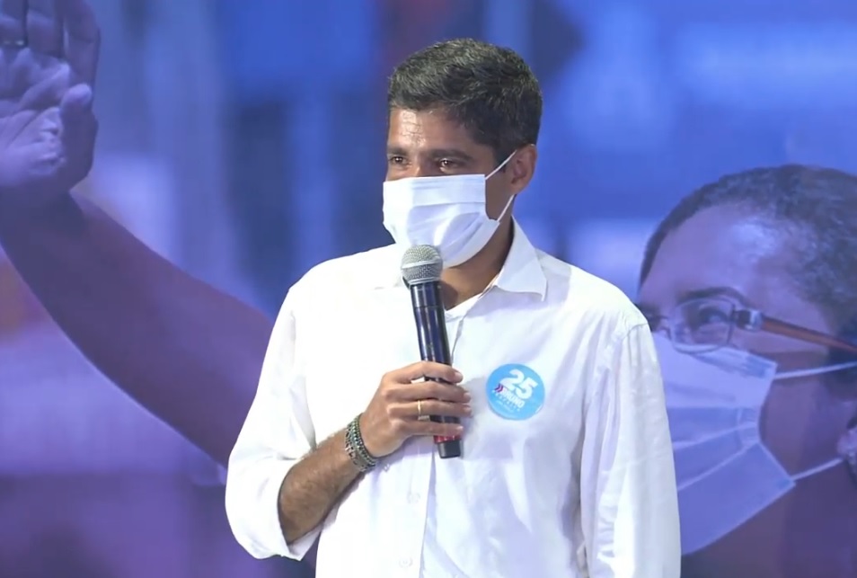 Na imagem, o prefeito de Salvador, ACM Neto, do DEM